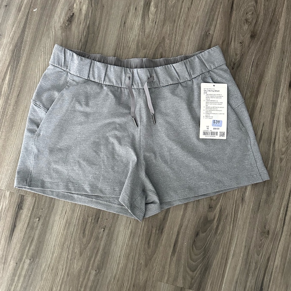 Lululemon On the Fly short